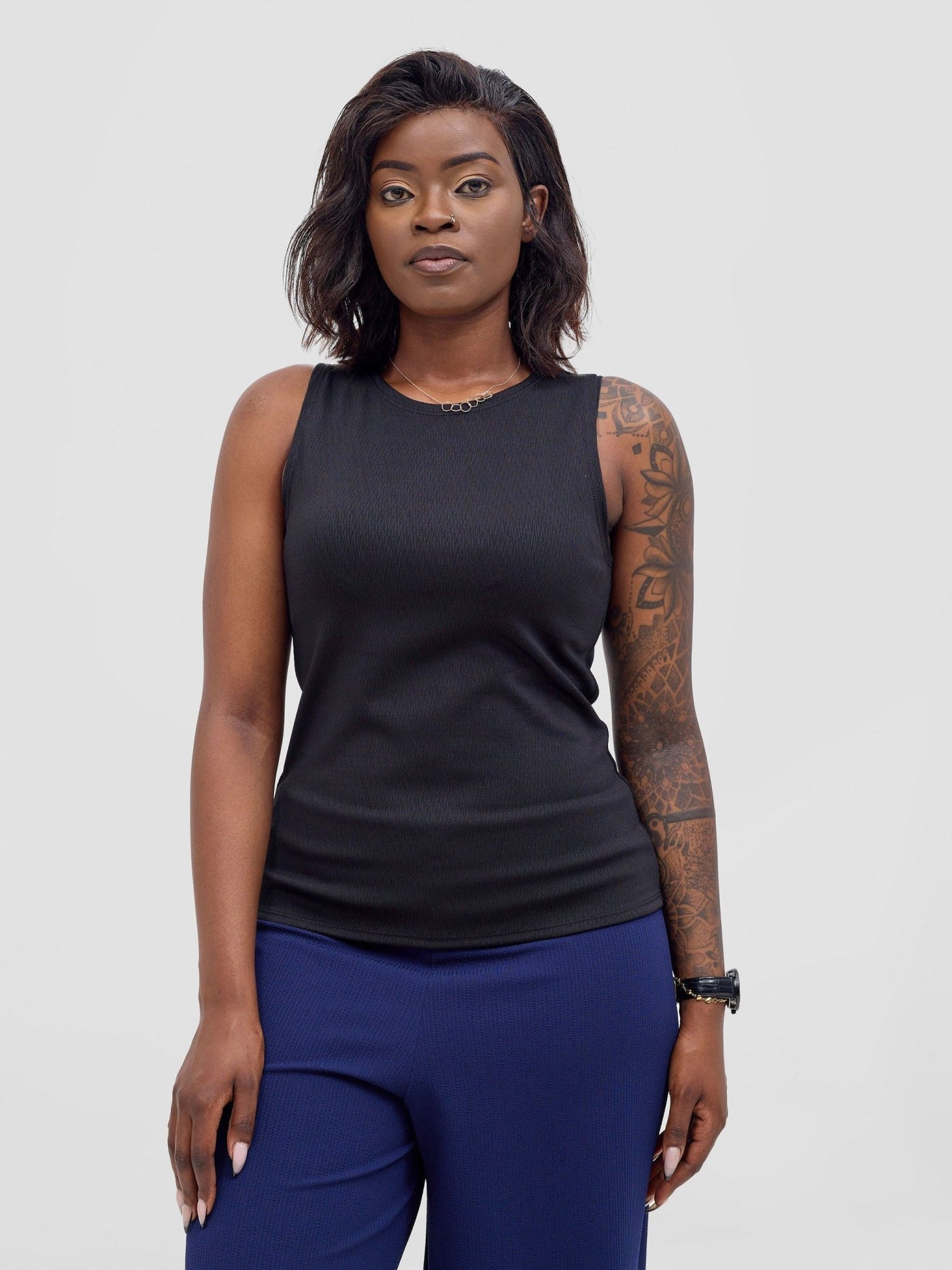 Vivo Chela Tank Top - Black - Shopzetu