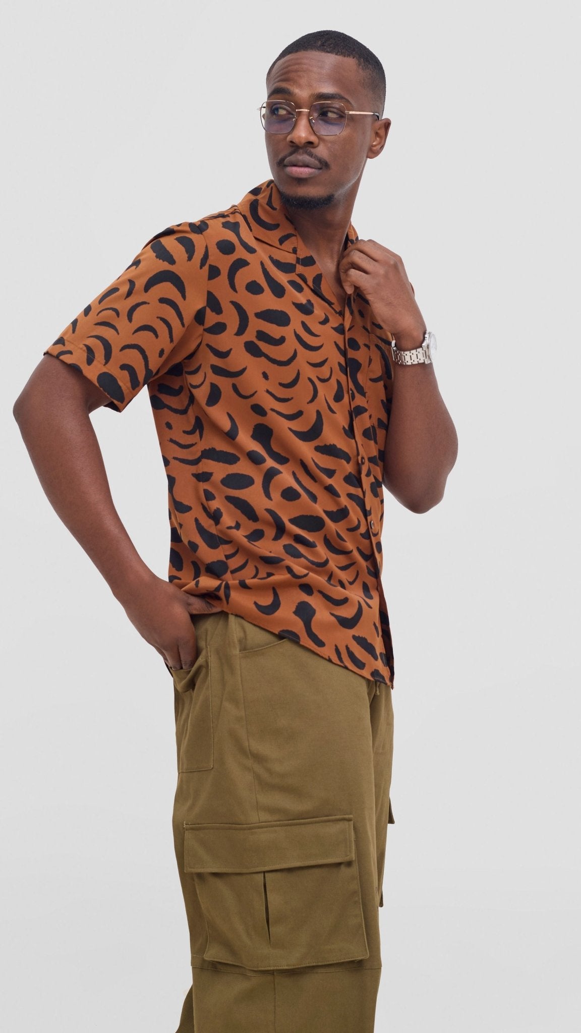Shiv & Shikie X Safari Printed Short Sleeve Shirt - Brown / Black Ezi Print - Shopzetu