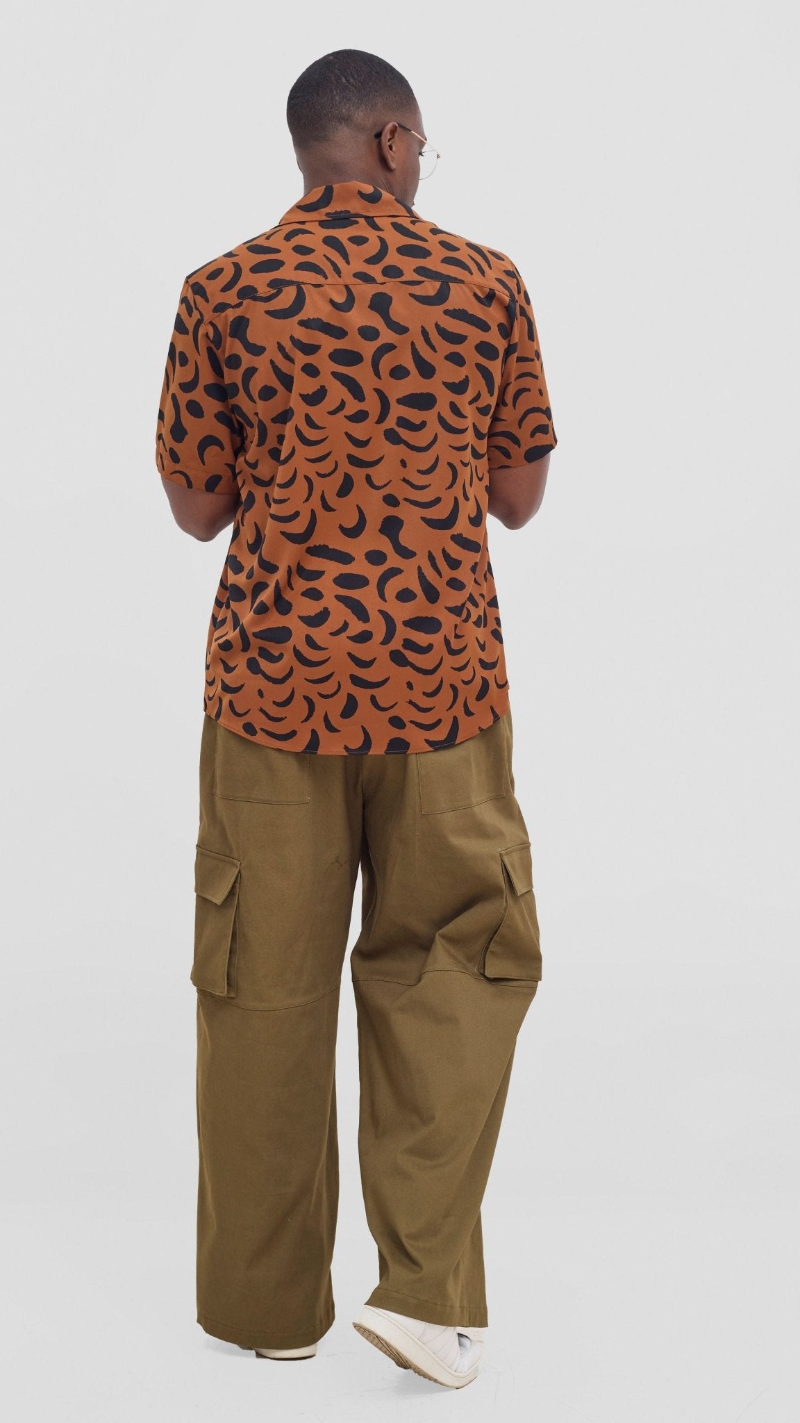 Shiv & Shikie X Safari Printed Short Sleeve Shirt - Brown / Black Ezi Print - Shopzetu