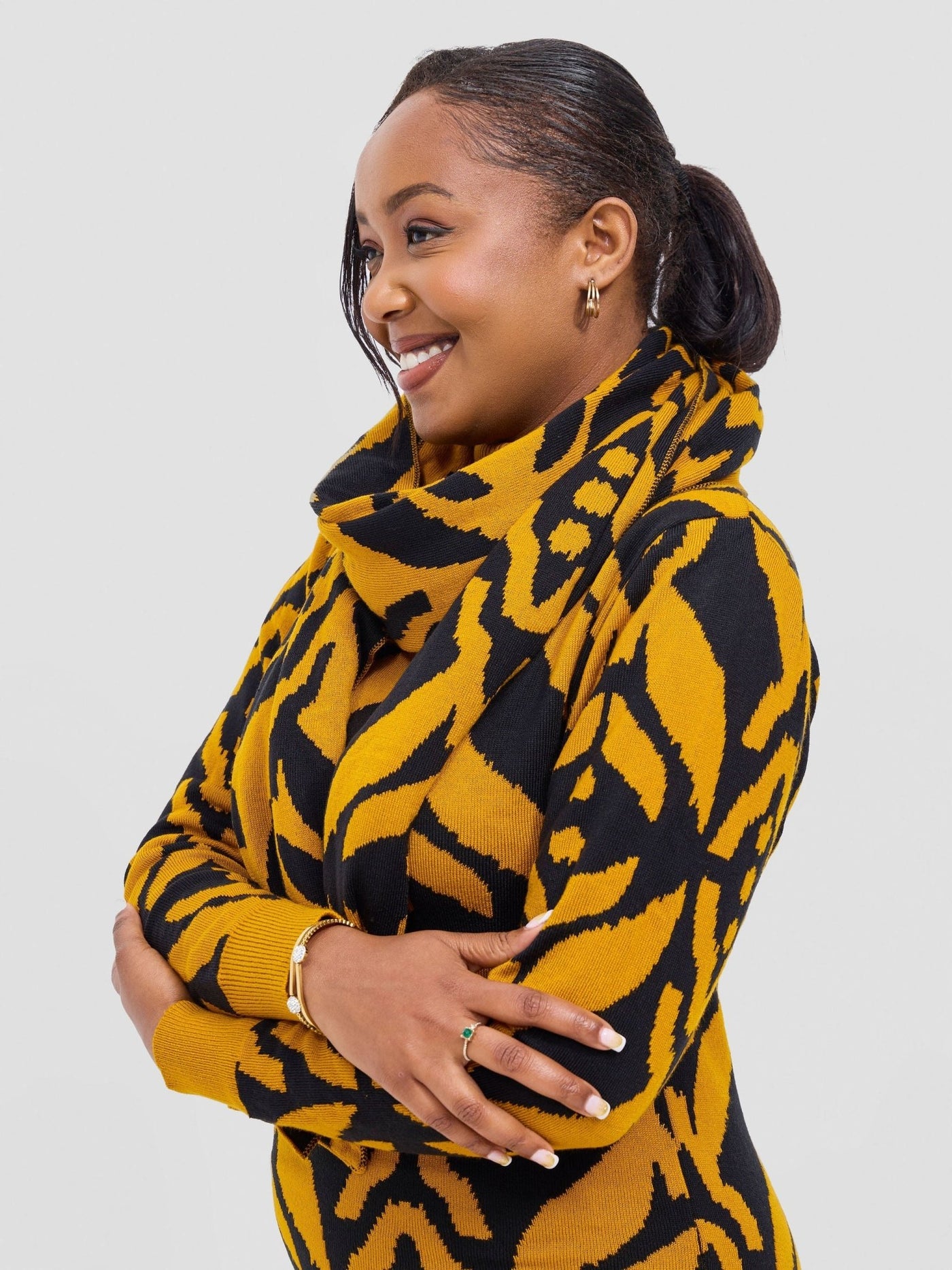 Vivo Lalani Scarf Without Fringes - Mustard / Black Ukwi Print - Shopzetu