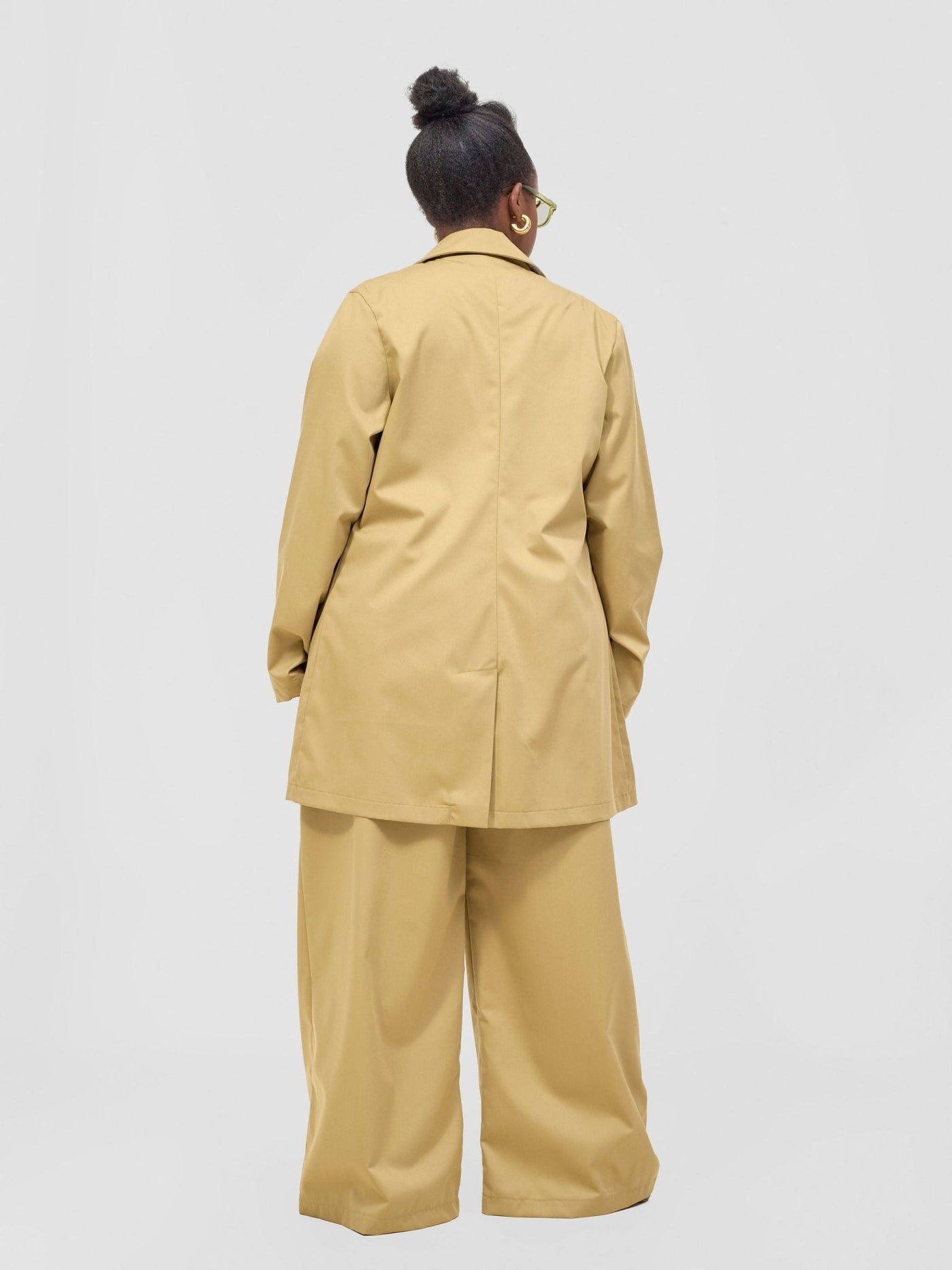 Zoya Kyro Women's Oversized Blazer - Beige - Shopzetu