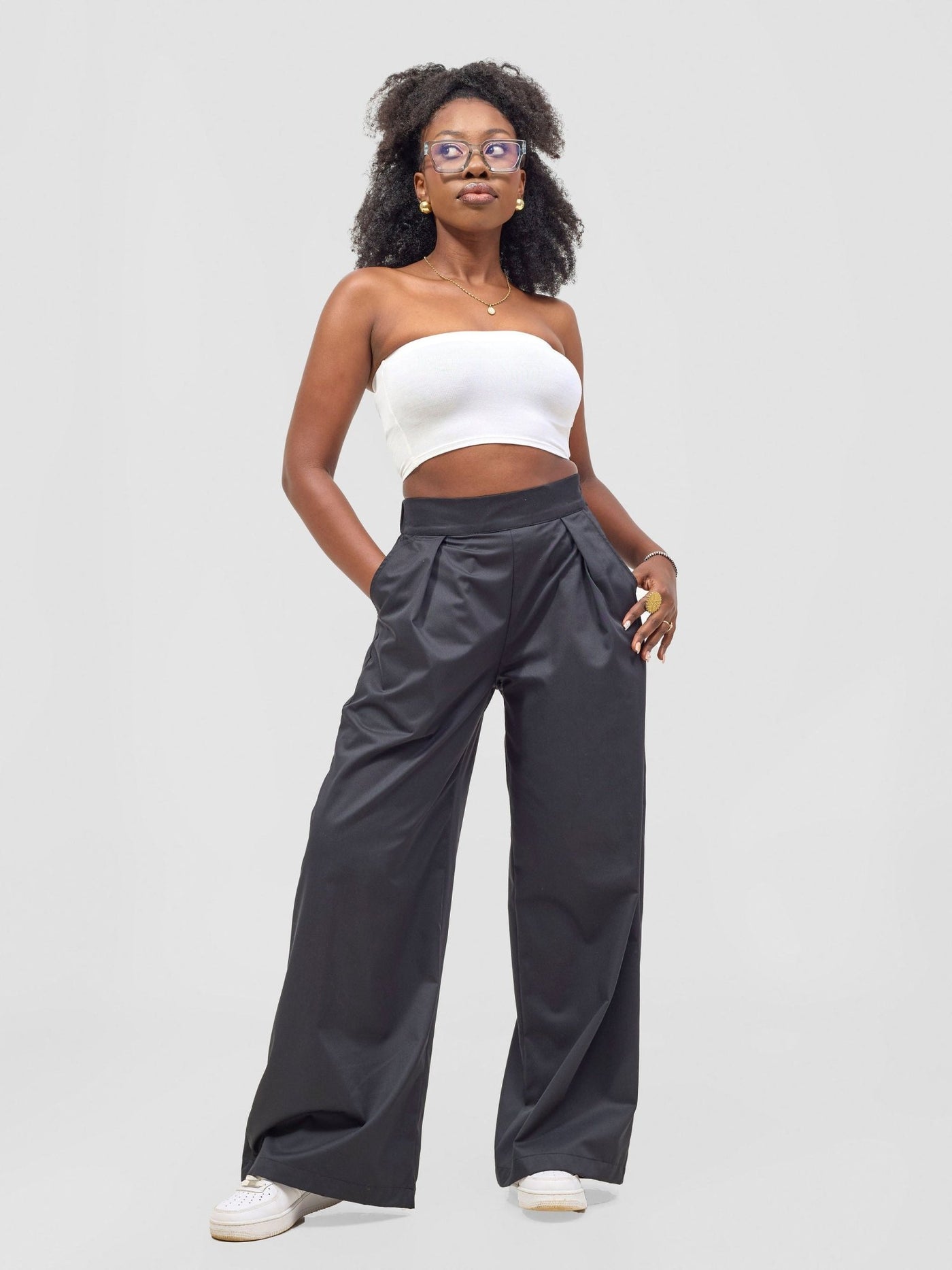 Zoya Kyro Straight Leg Pants - Black - Shopzetu