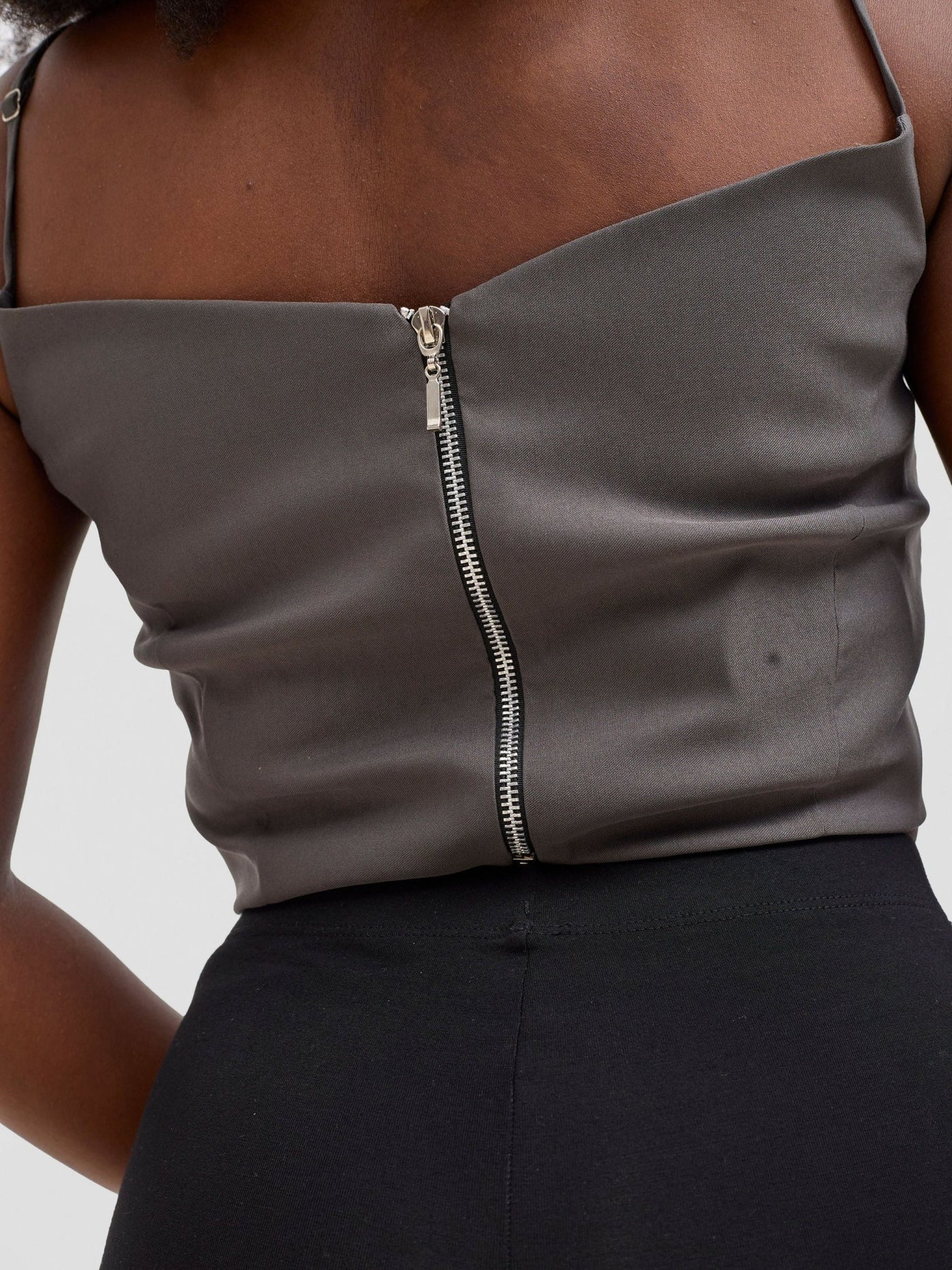Zoya Kyro Strappy Vest - Grey - Shopzetu