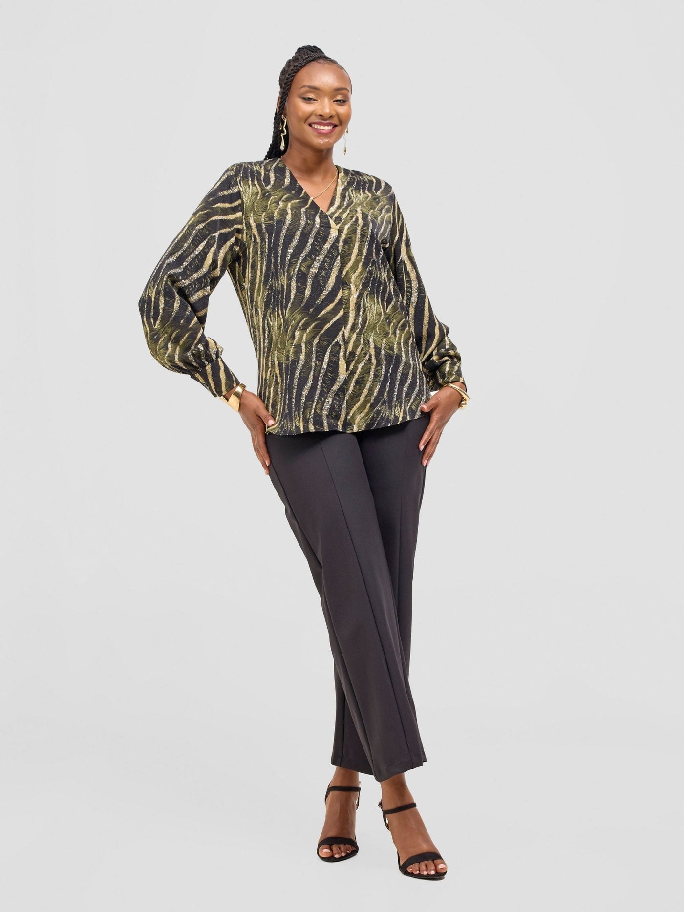 Vivo Ajani V - Neck Top - Hunters / Black Print - Shopzetu