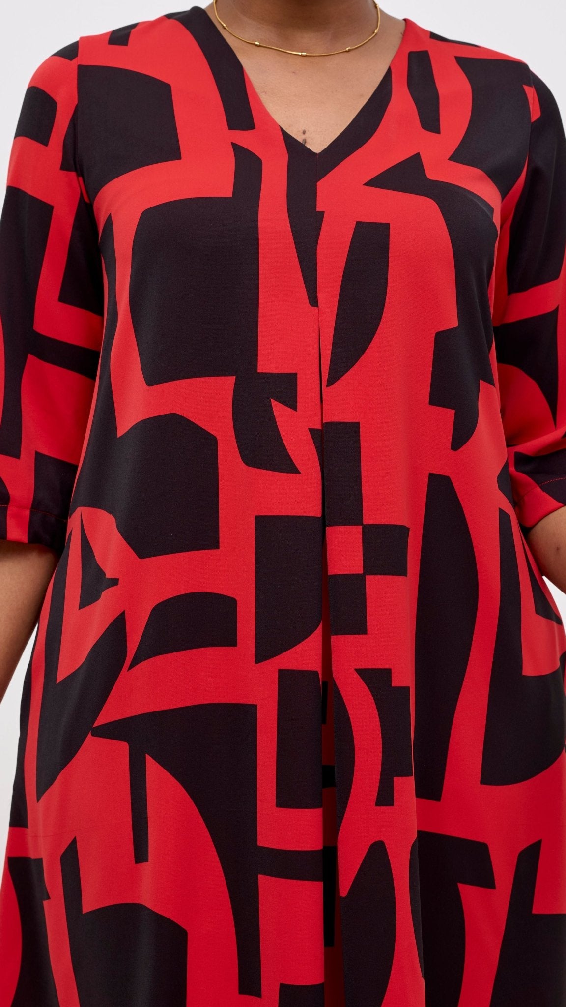 Vivo Kani 3/4 Sleeve Knee Length Dress - Red / Black Pink Dashen Print - Shopzetu