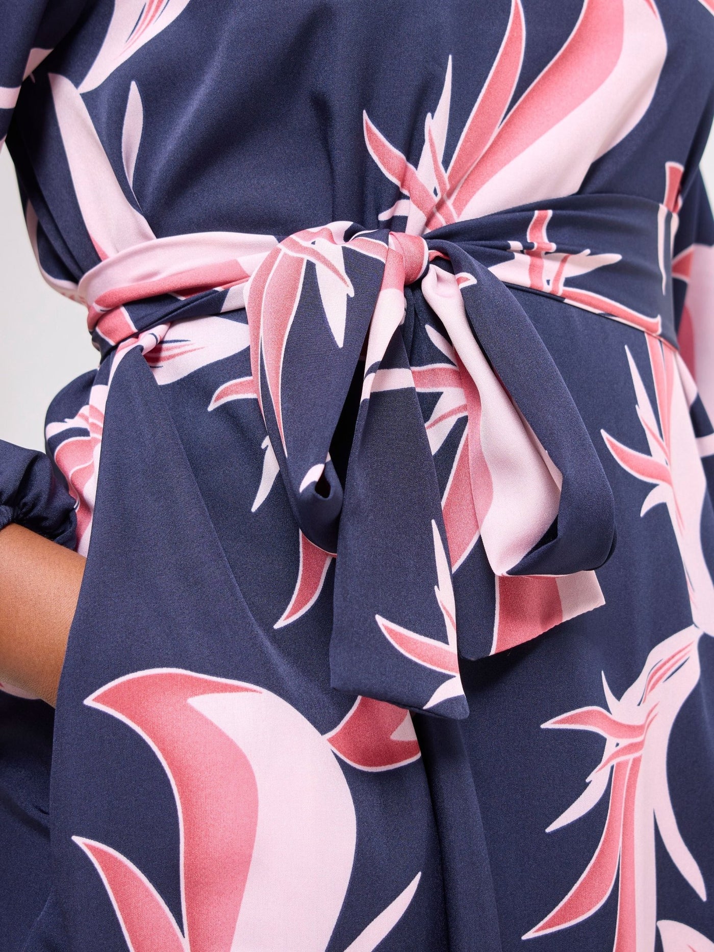 Vivo Basic Ayo Bishop Sleeve Dress - Navy / Pink Print - Shopzetu