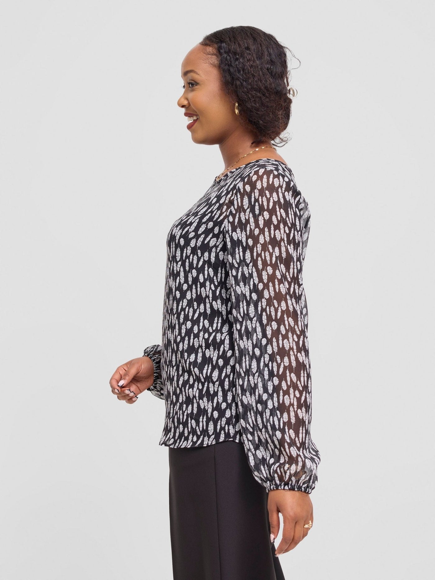 Vivo Basic Long Sleeved Bishop Top - Black / White Ifi Print - Shopzetu