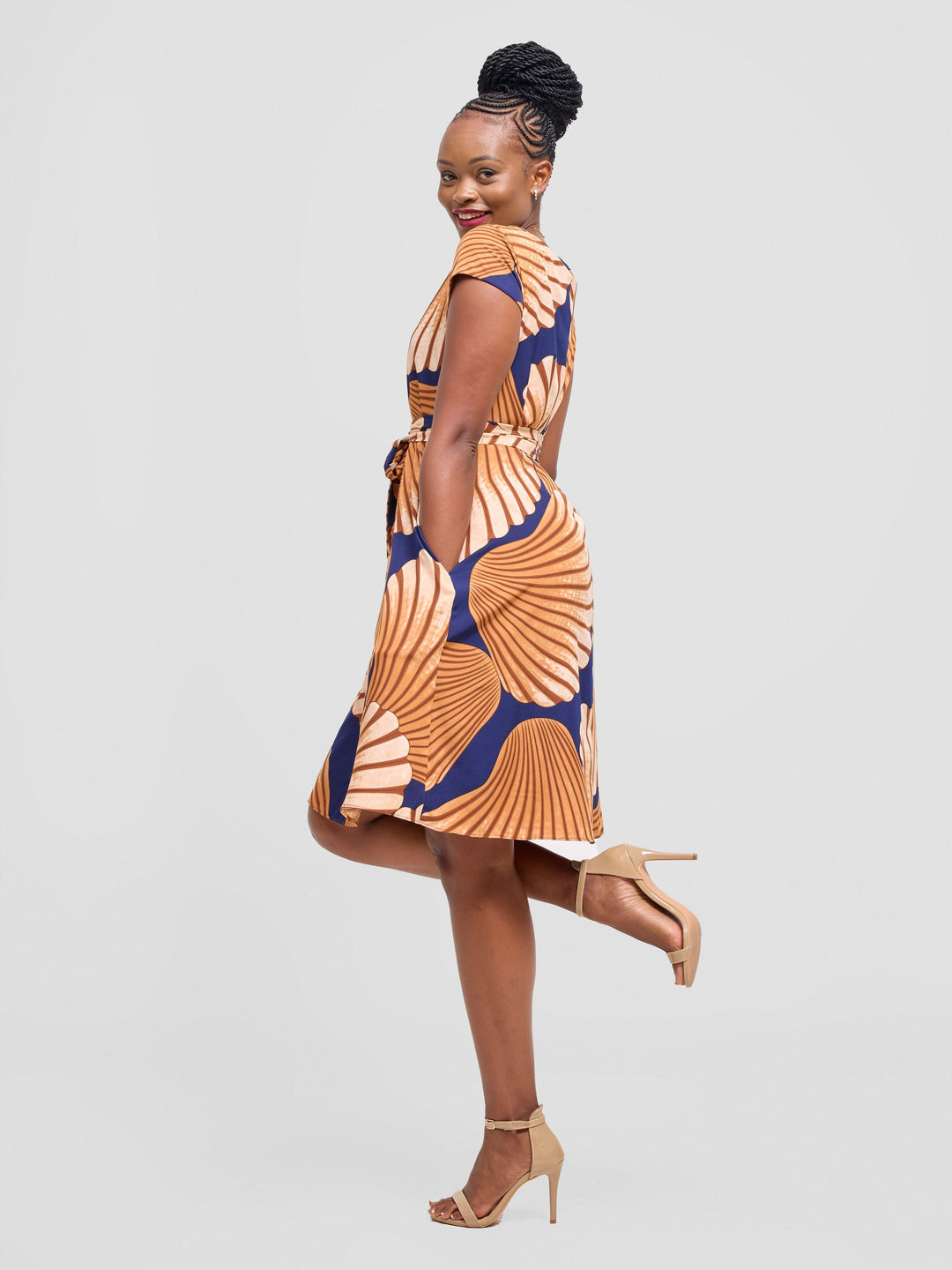 Vivo Basic Cap Sleeve Knee Length Tent Dress - Brown / Cream Print