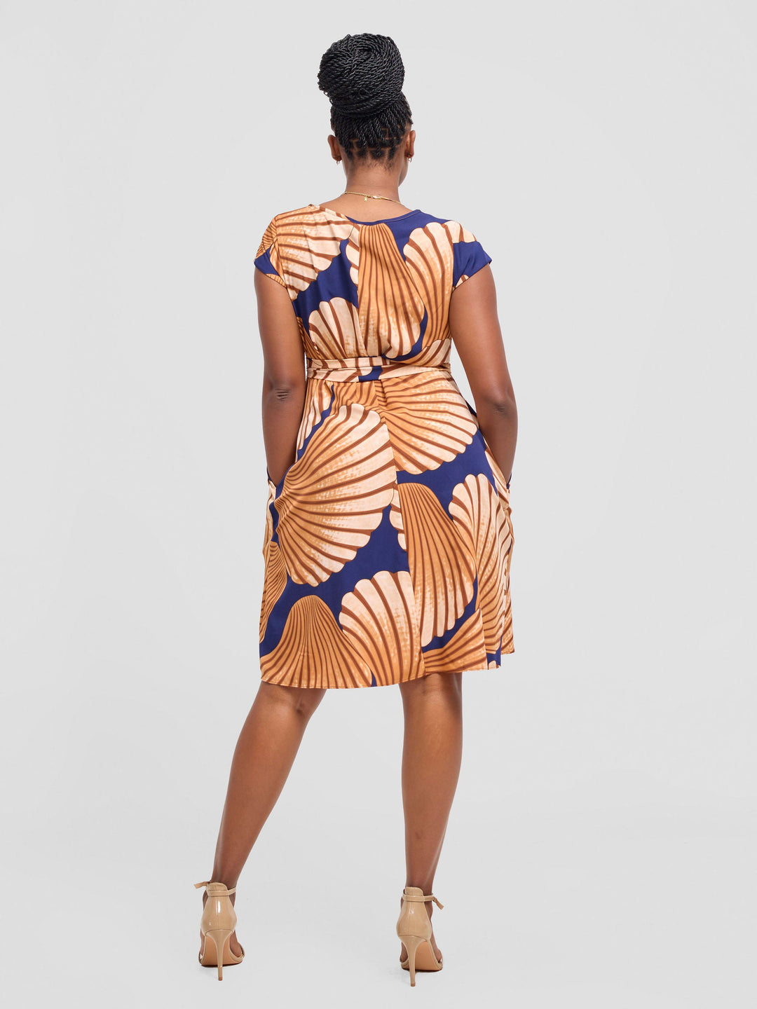 Vivo Basic Cap Sleeve Knee Length Tent Dress - Brown / Cream Print