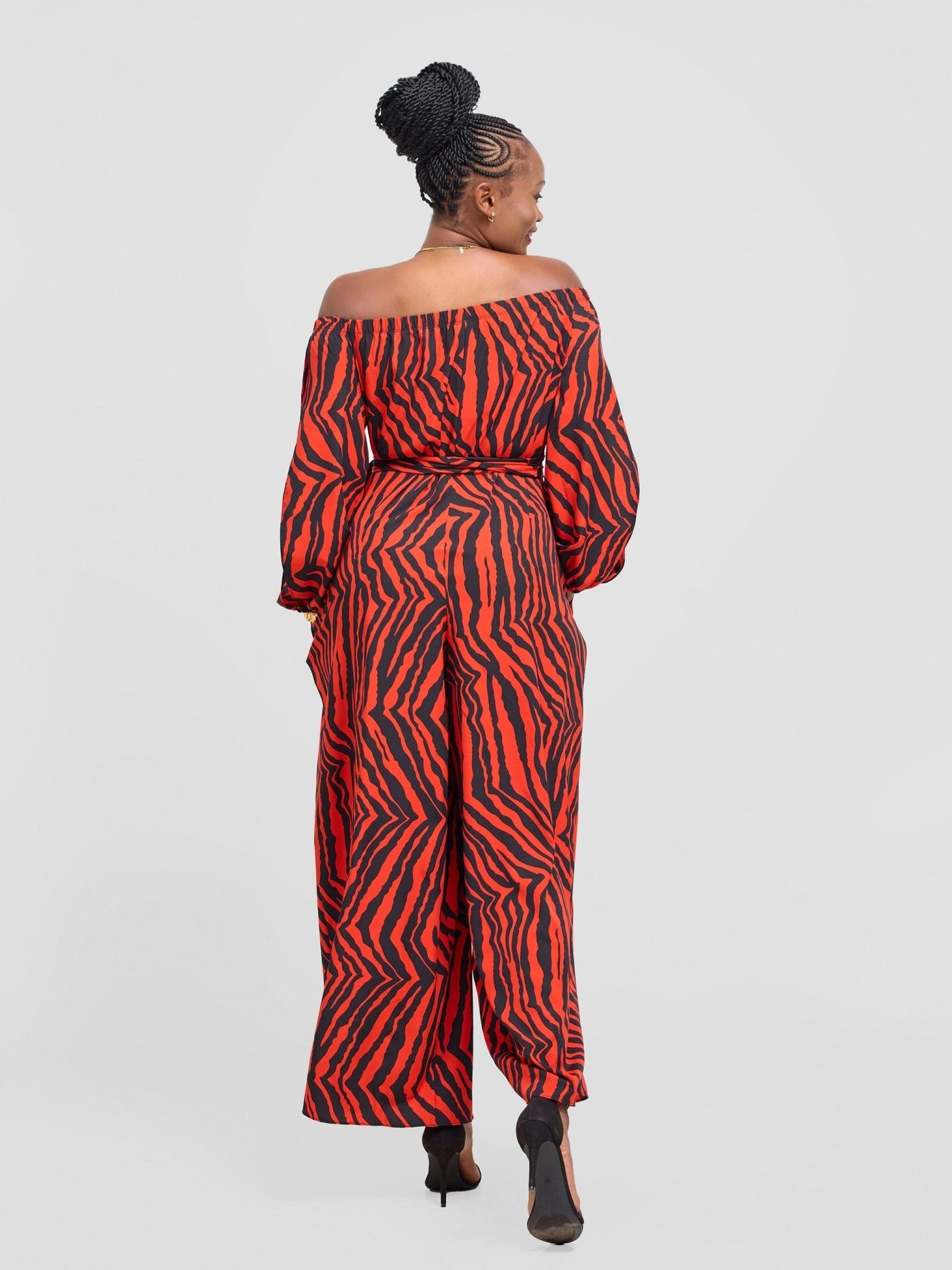 Vivo Yumi Off Shoulder Jumpsuit - Black / Red Mistrai Print - Shopzetu