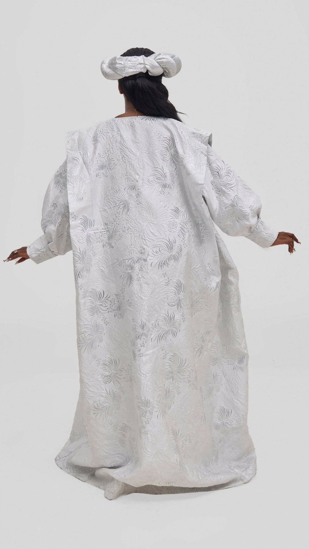 Hats And More Majestic Radiance Kaftan Dress & Matching Headwrap – Silver Print - Shopzetu