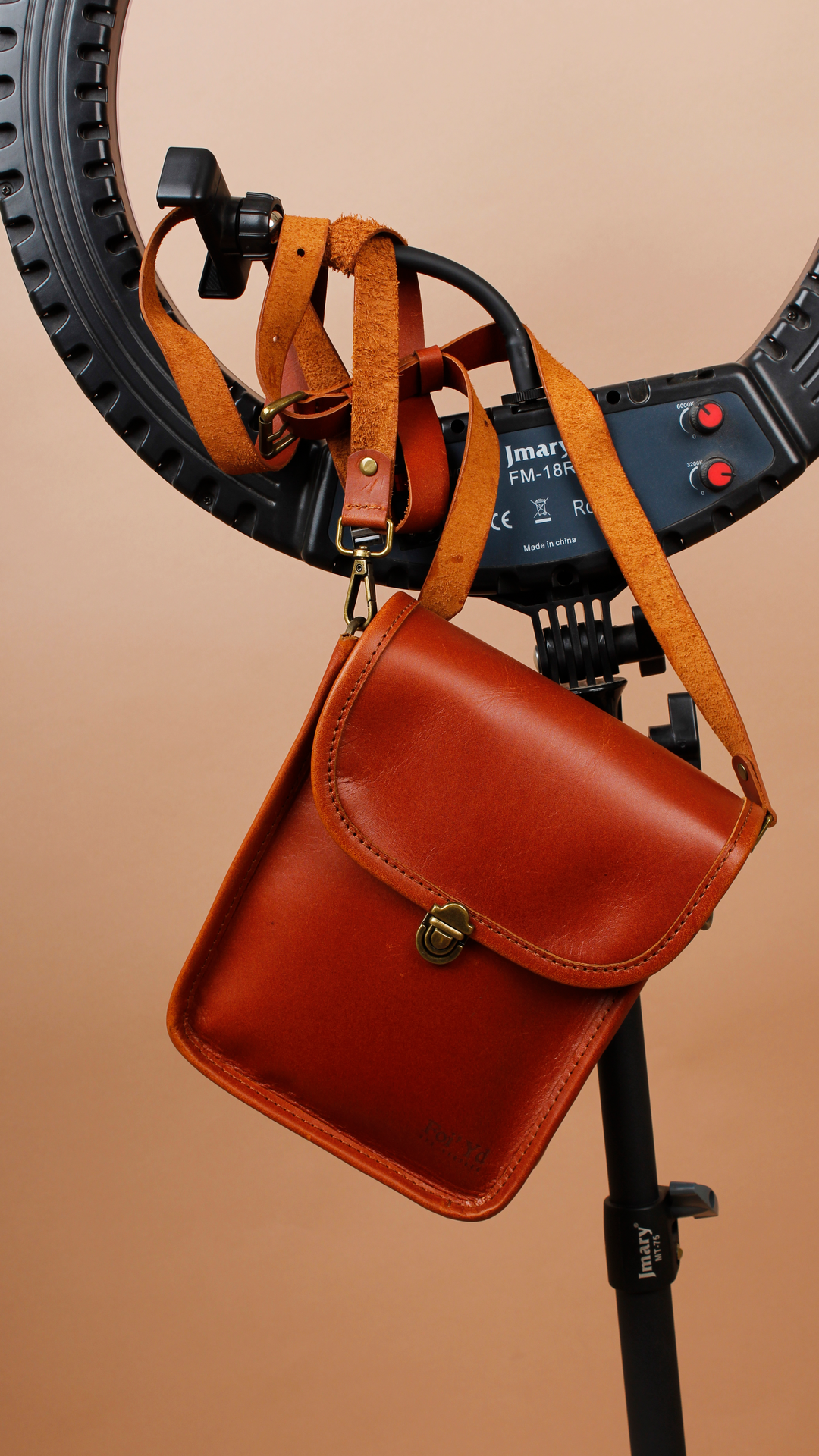 Foiyd Leather Bari Travel Slingbag - Red Tan