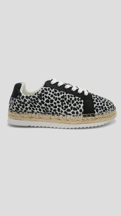 Julz Monaco Sneaker - Black / White - Shopzetu