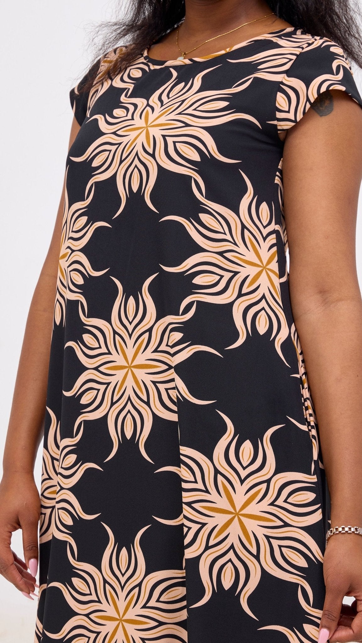 Vivo Basic Round Neck Maxi Dress - Black / Rust Print - Shopzetu