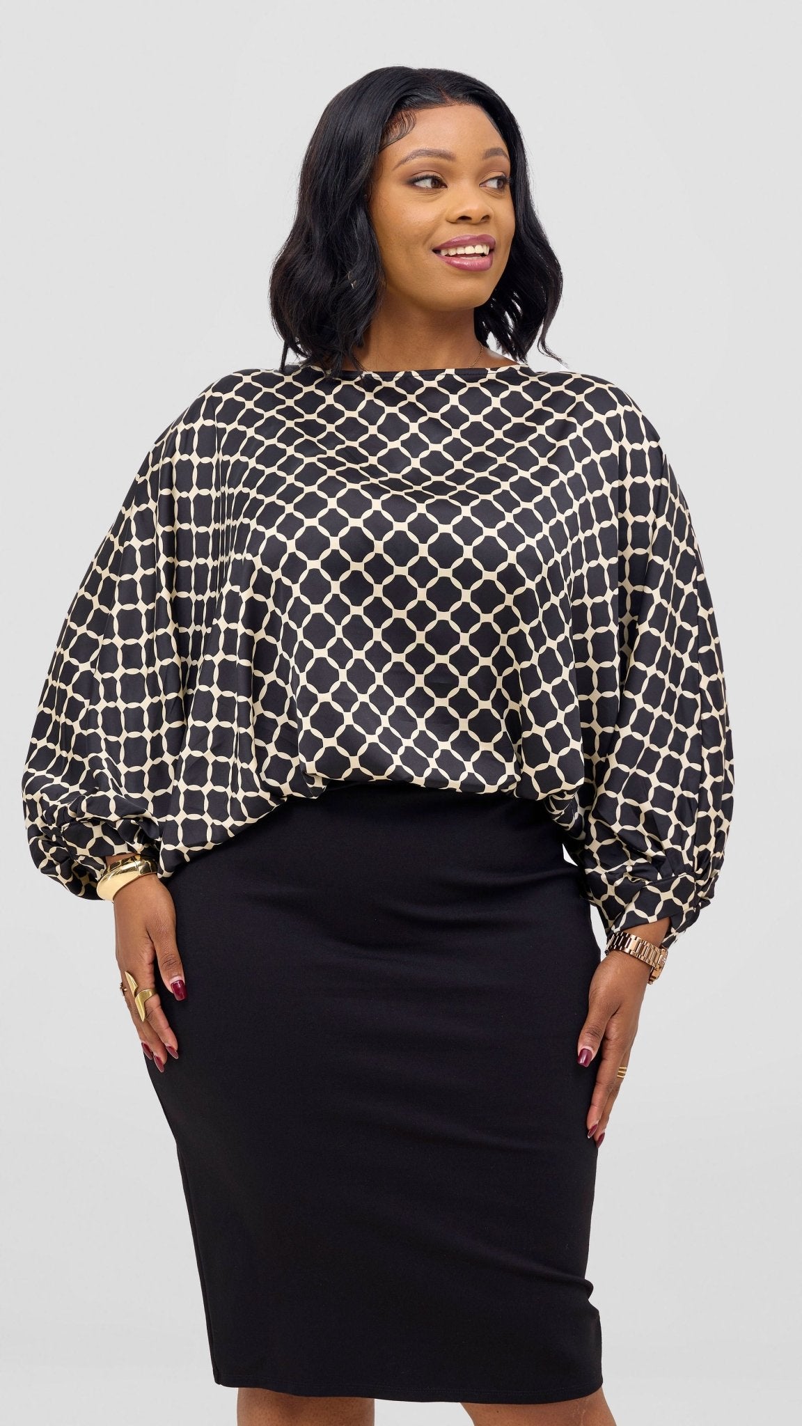 Vivo Sawari Crossed Cuff Batwing Top - Black / Cream Print - Shopzetu