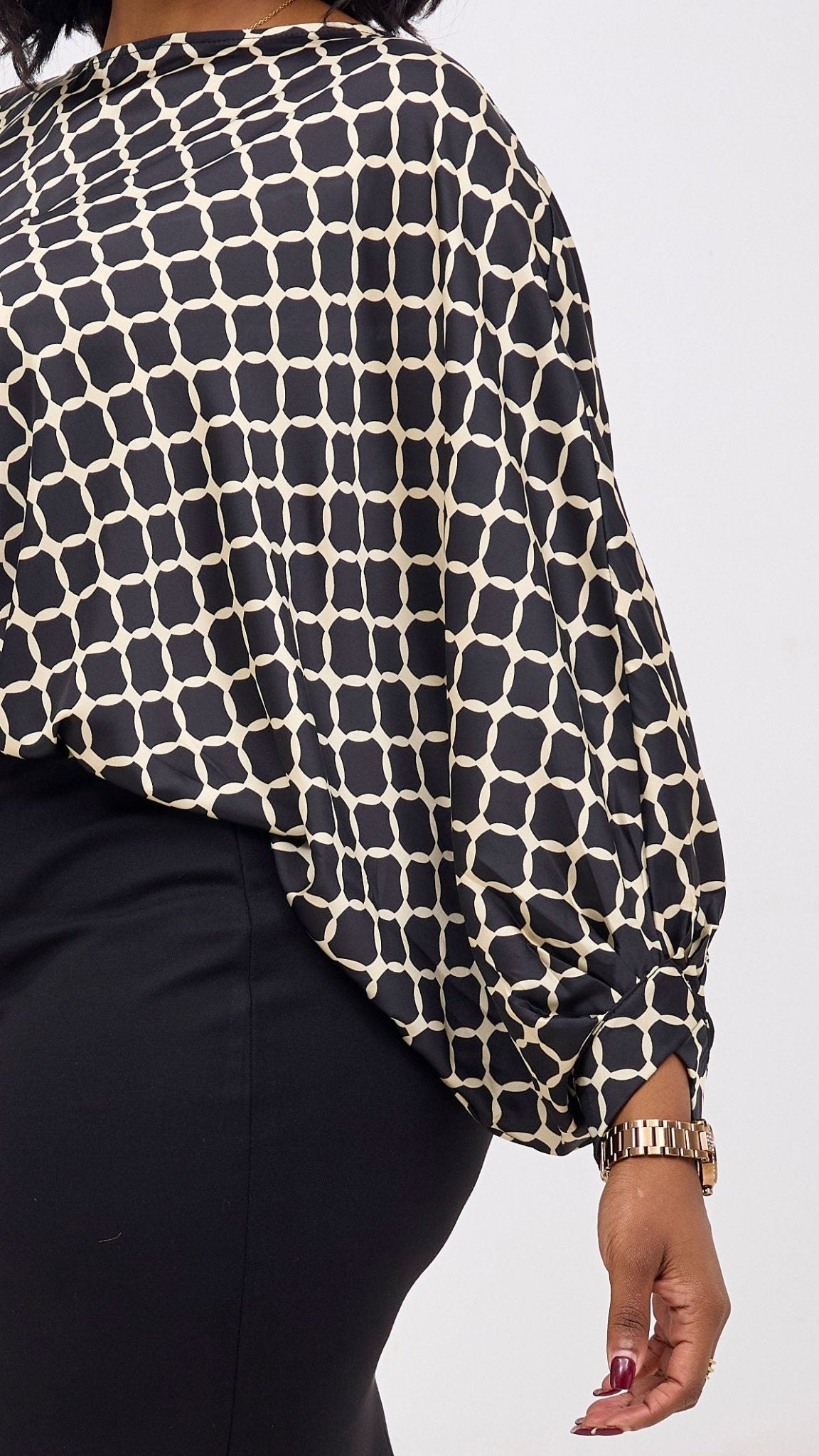Vivo Sawari Crossed Cuff Batwing Top - Black / Cream Print - Shopzetu