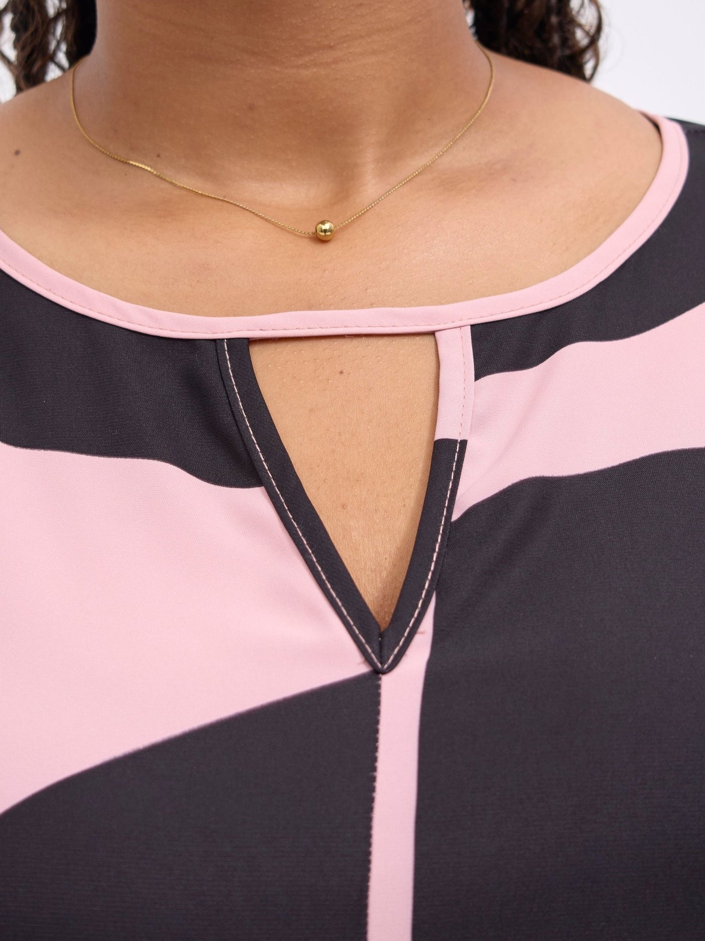 Vivo Sakari Cap Sleeve Maxi Dress - Blush Pink / Black Meda Print - Shopzetu