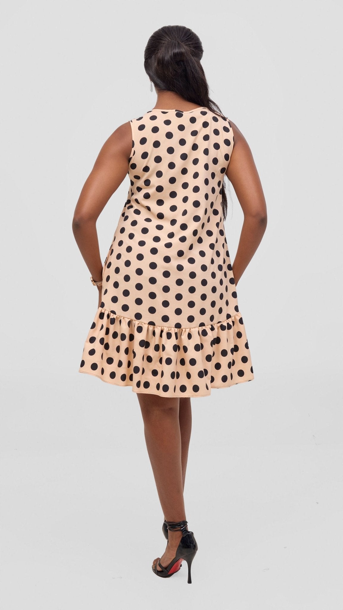Vivo Dalia Sleeveless Gathered Tent Dress - Beige / Black Print - Shopzetu