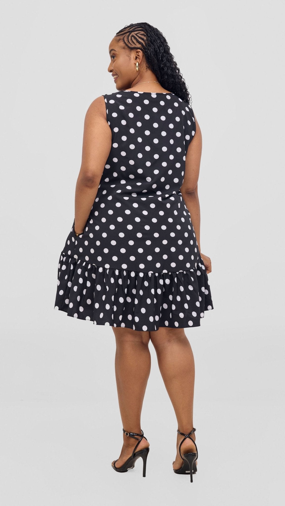 Vivo Dalia Sleeveless Gathered Tent Dress - Black / White Print - Shopzetu