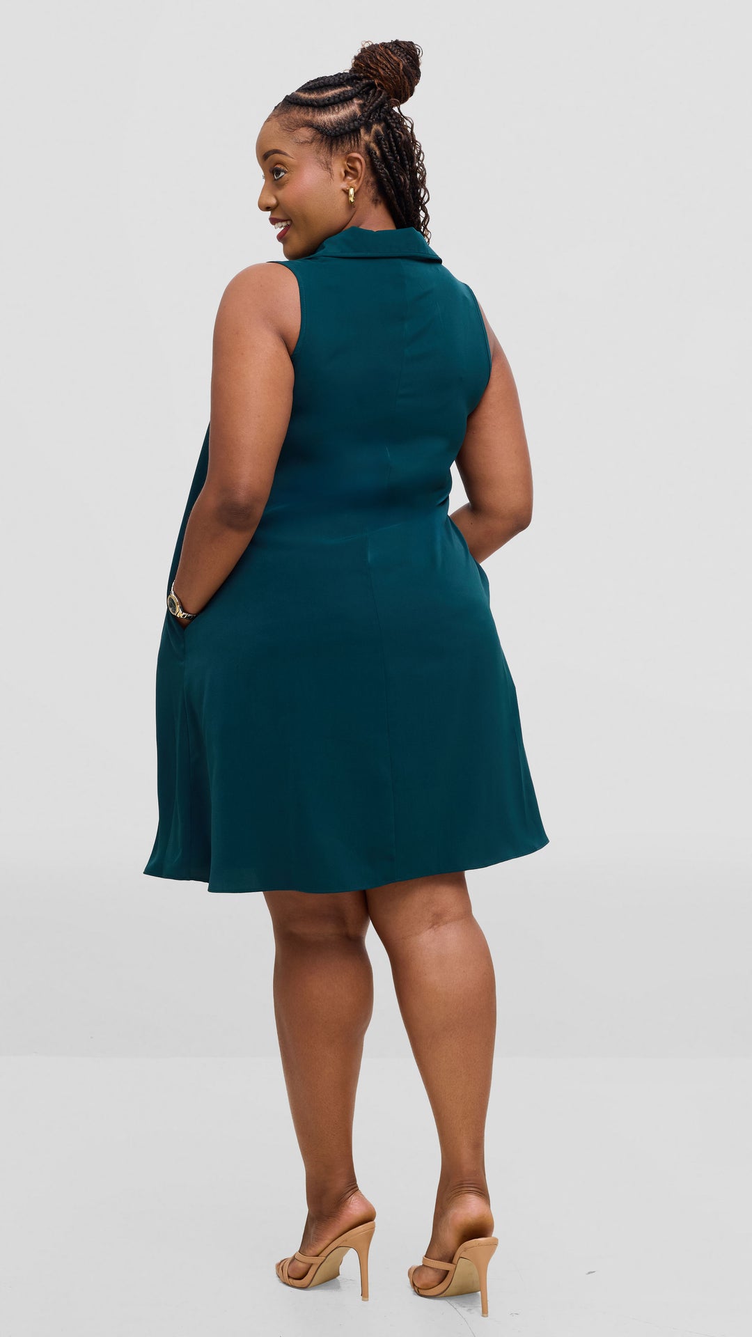 Vivo Asha Sleeveless Knee Length Dress In Crepe - Dark Green