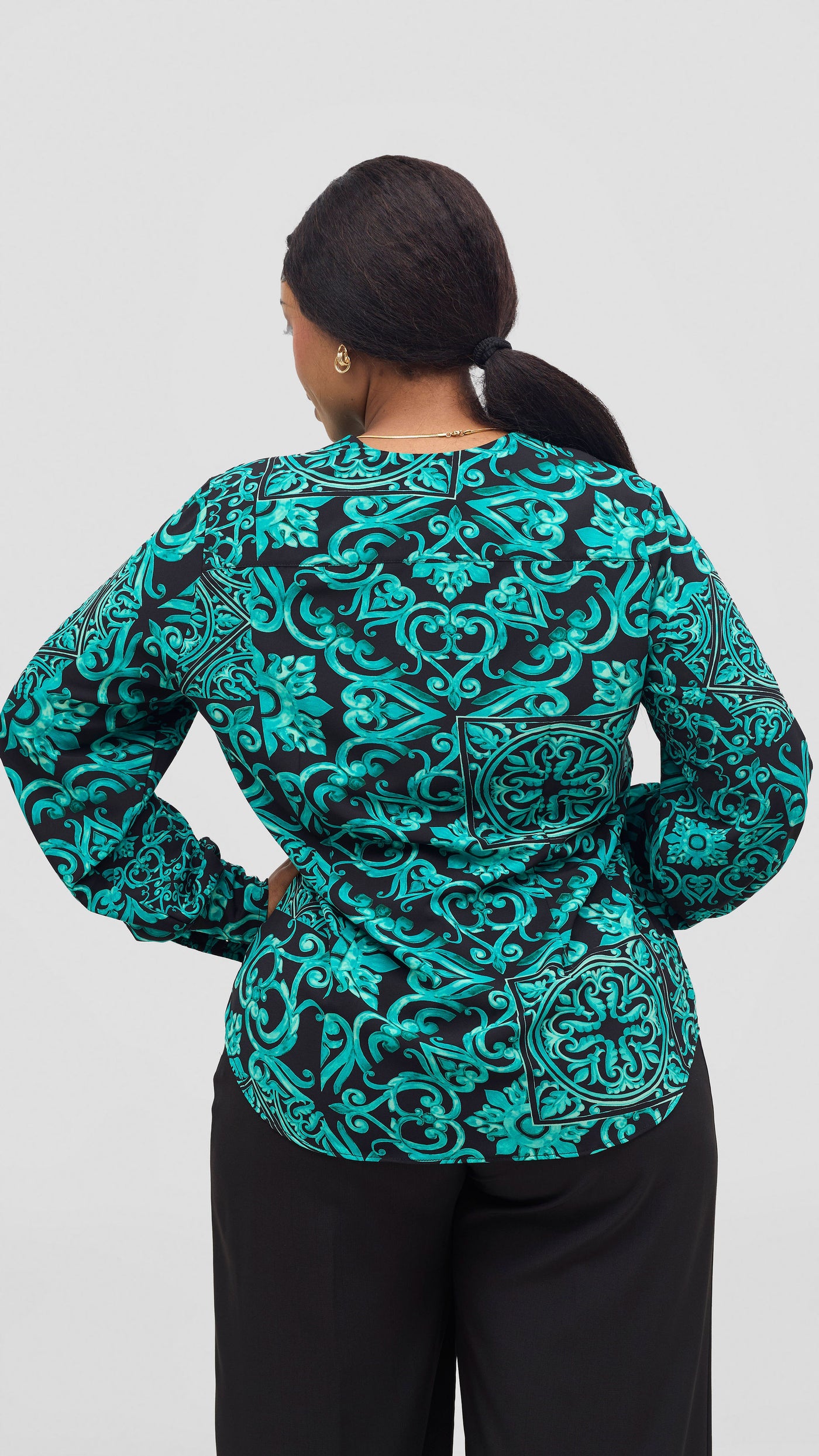 Vivo Ajani V-Neck Top - Sea Green / Black Print