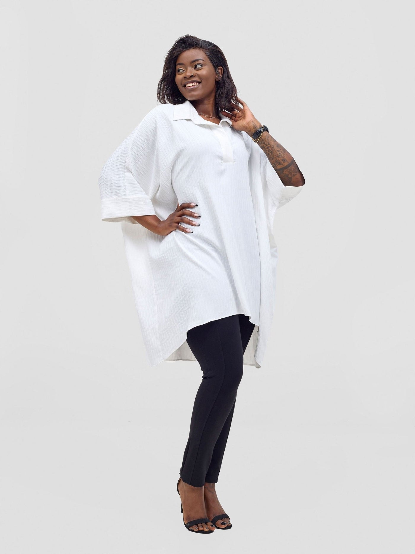 Vivo Mistari 3/4 Sleeve V - Neck Collared Tunic Top - White Textured - Shopzetu