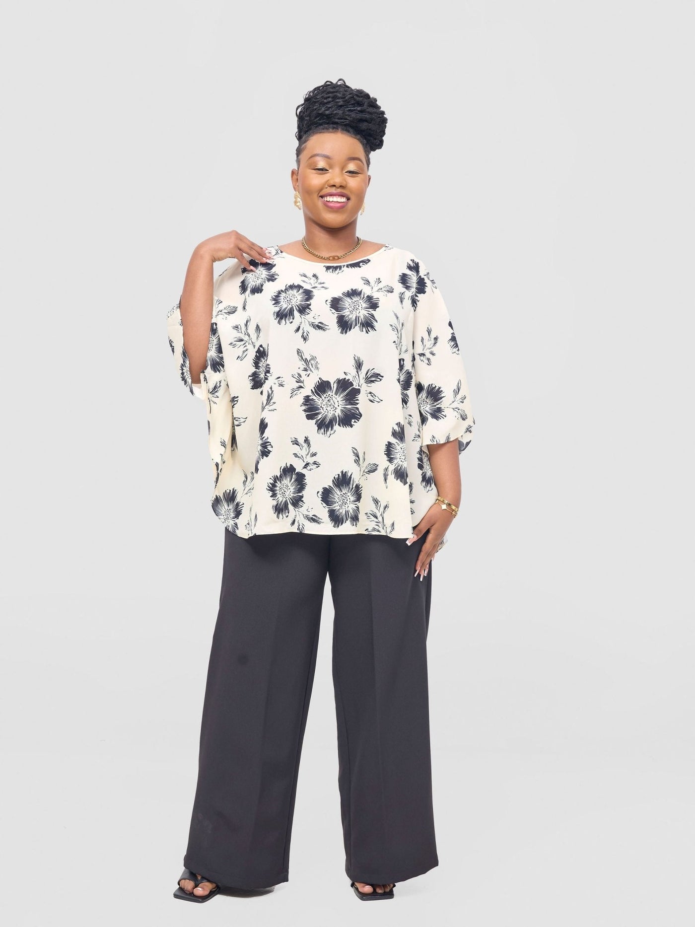 Vivo Sakari Circular Loose Top - Black / Cream Print - Shopzetu