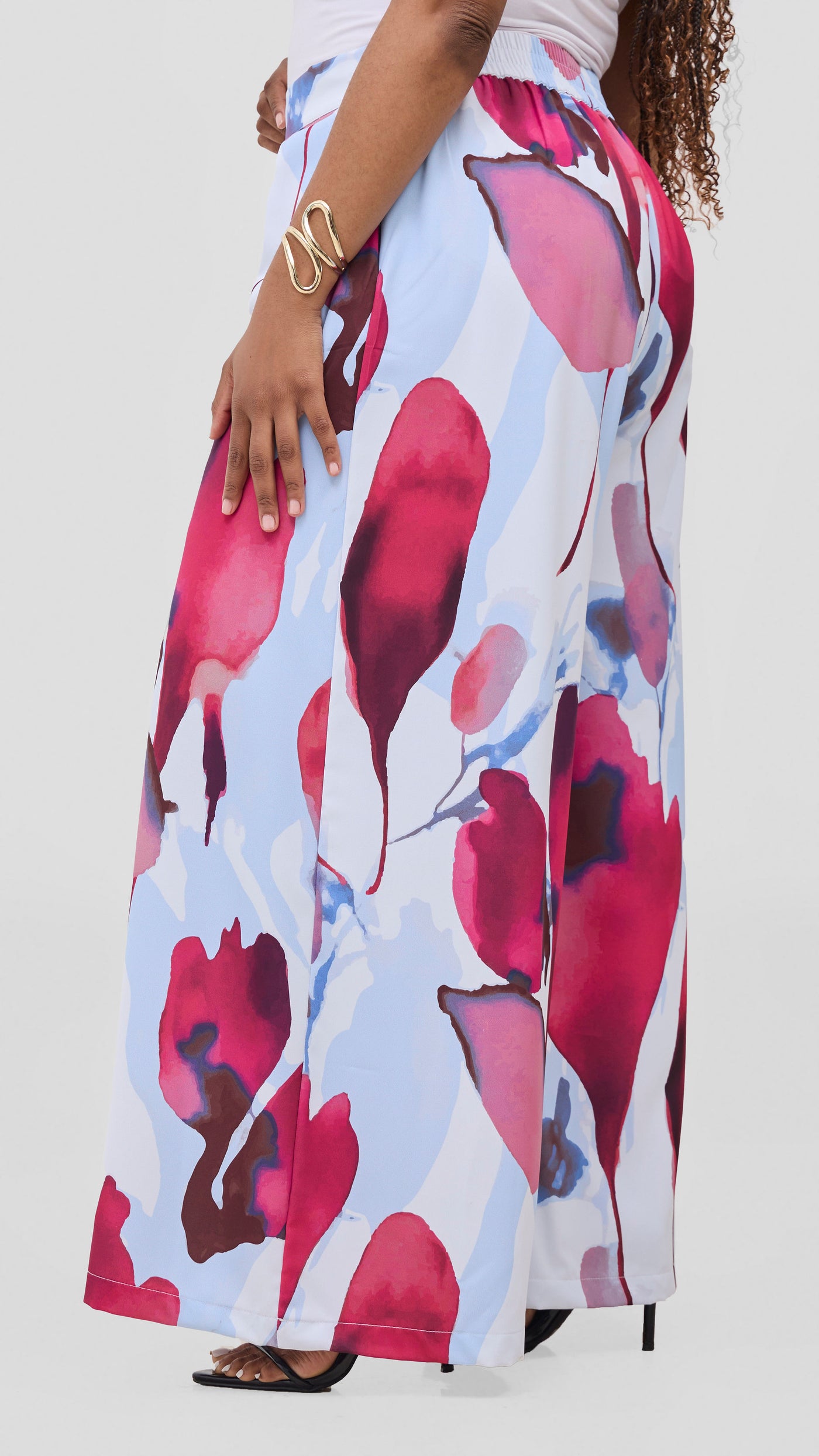 Vivo Ayla Crepe Pants - Light Blue / Burgundy Dola Print