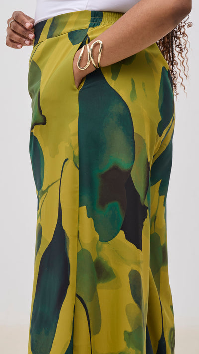 Vivo Ayla Crepe Pants - Olive / Dark Green Dola Print