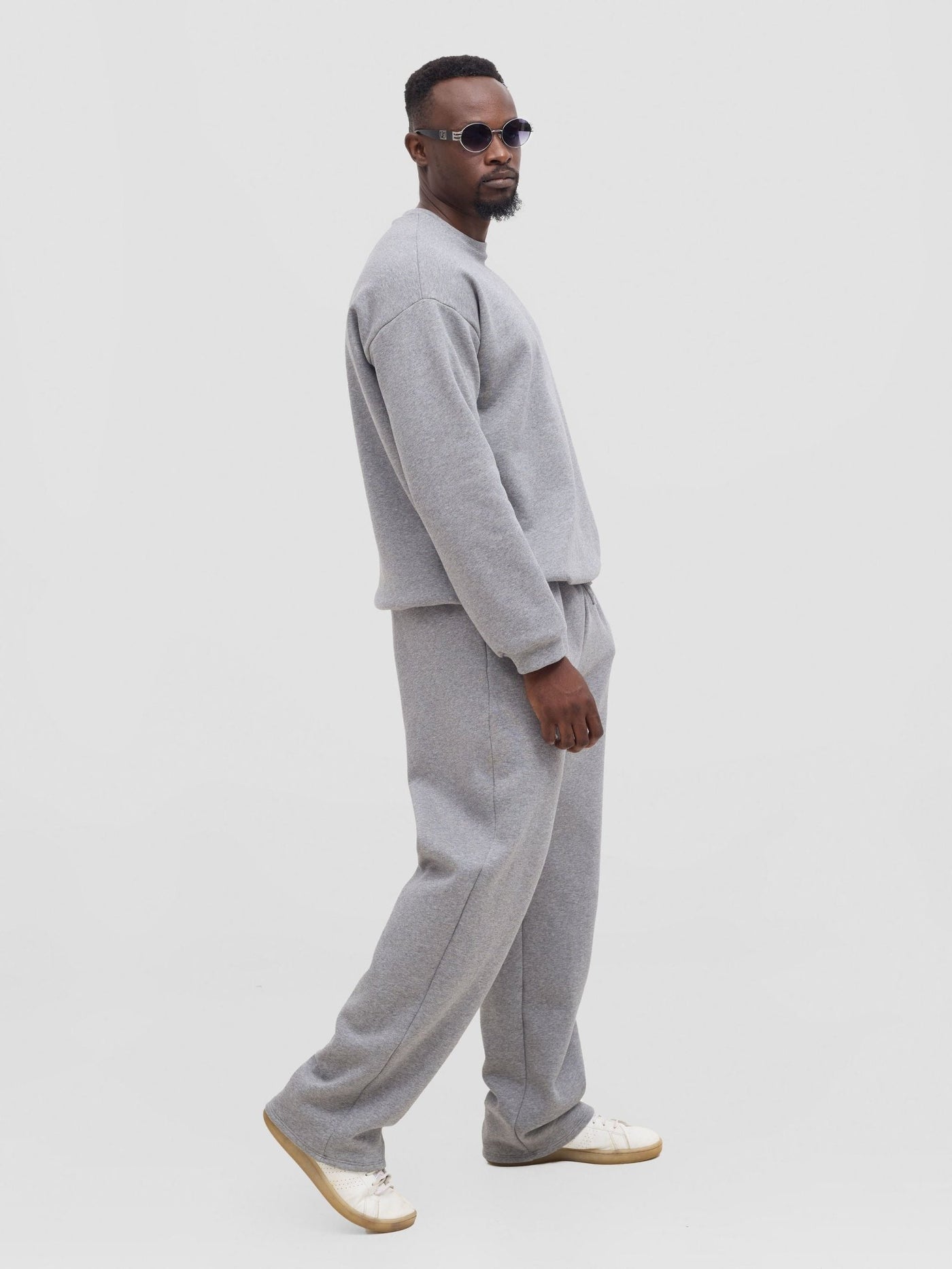 Zoya Yuni Men's Sweatshirt - Grey - Shopzetu