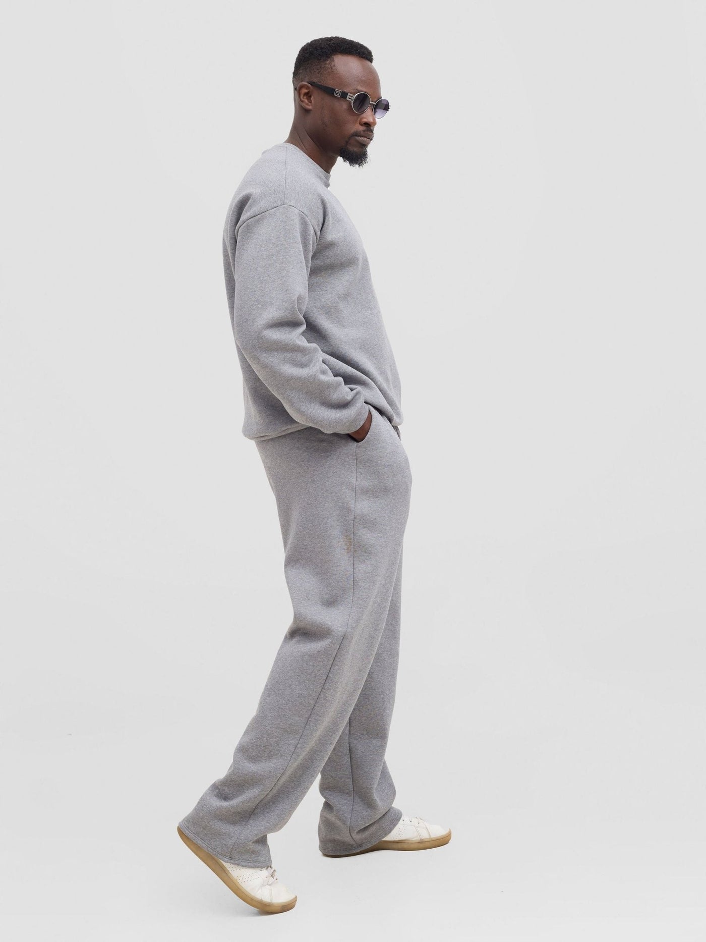 Zoya Yuni Men's Sweatshirt - Grey - Shopzetu