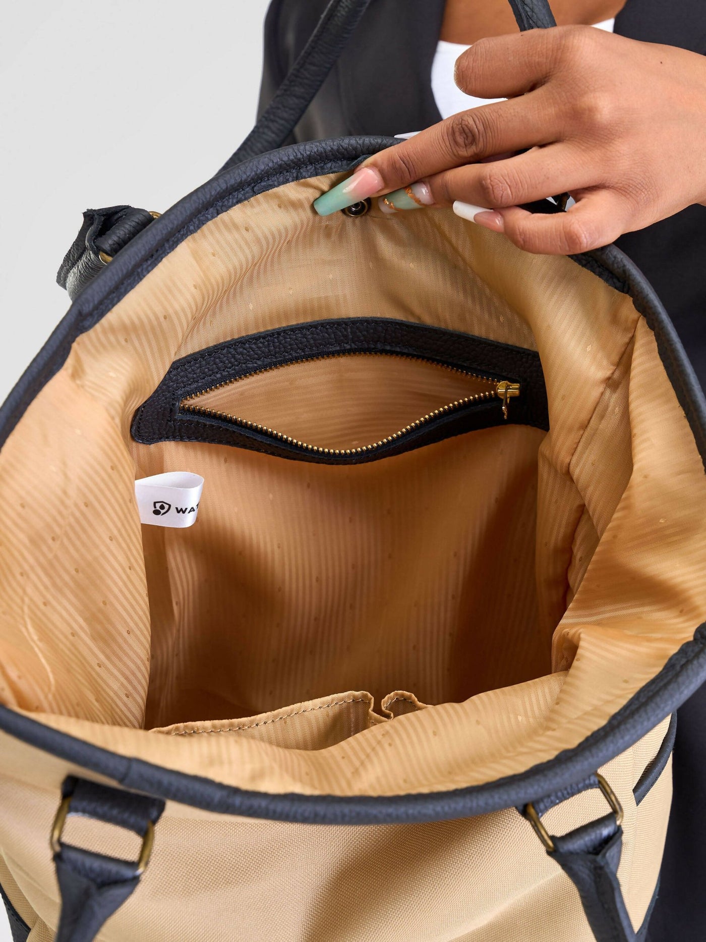 Luxaltra Kua Tote - Sand (Beige) - Shopzetu