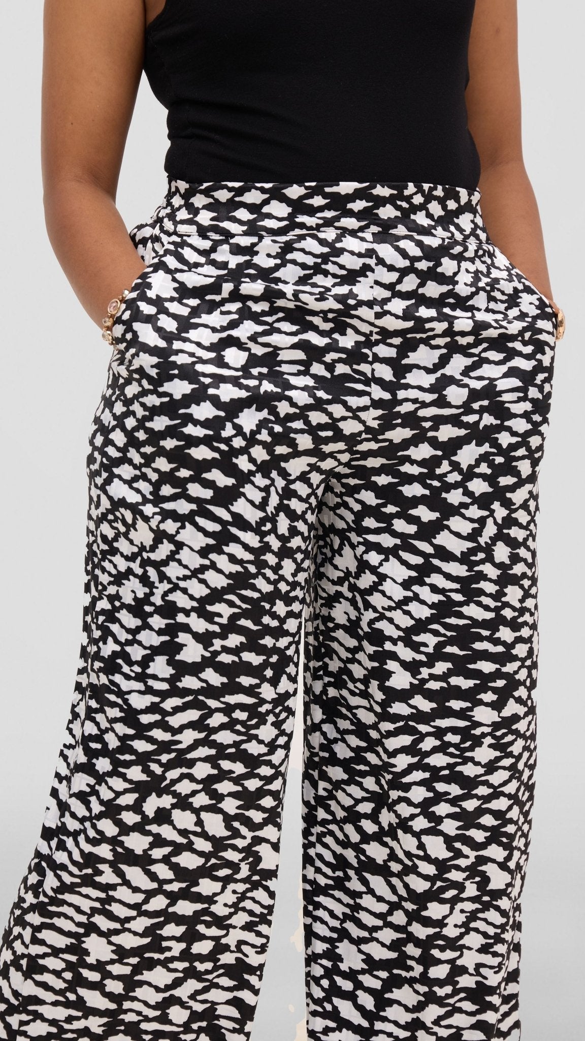 Vivo Samira Pants - Cream / Black Print - Shopzetu