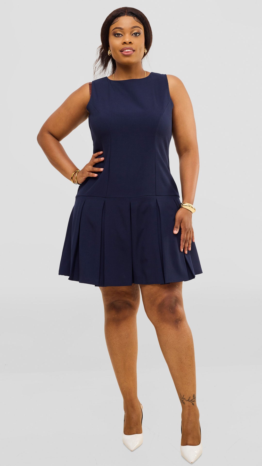 Vivo Niari Pleated Dress In Crepe - Navy