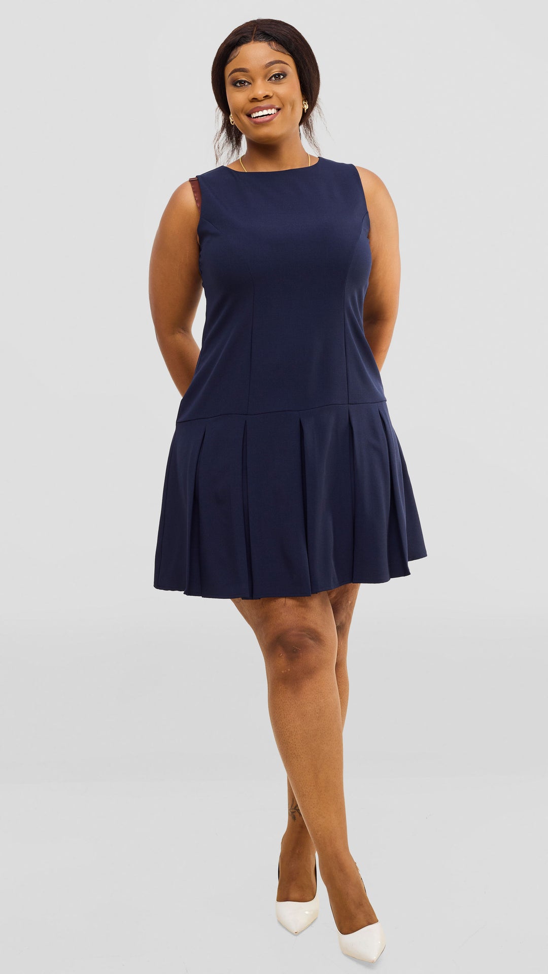 Vivo Niari Pleated Dress In Crepe - Navy