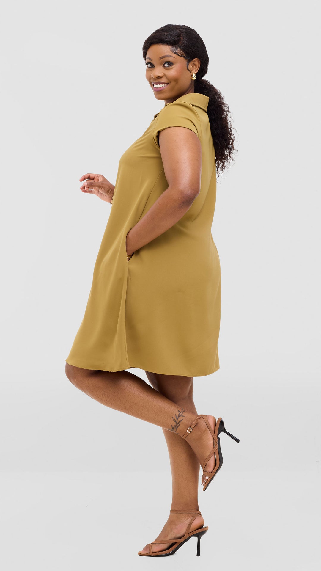 Vivo Yumi Cap Sleeve Dress In Crepe - Light Olive