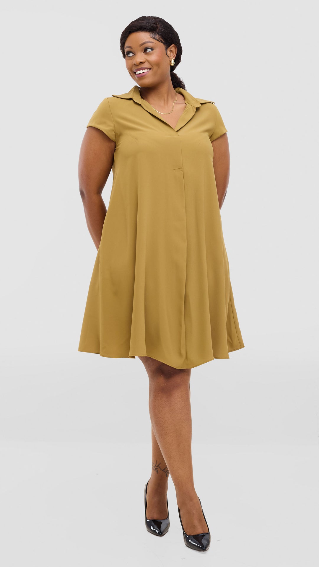 Vivo Yumi Cap Sleeve Dress In Crepe - Light Olive