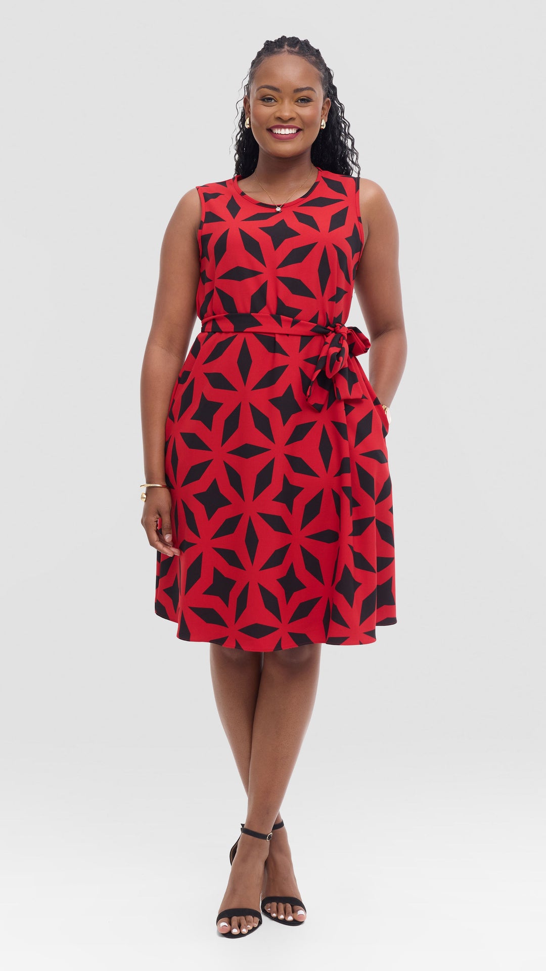 Vivo Niari Sleeveless Tent Dress in Crepe - Red / Black Print