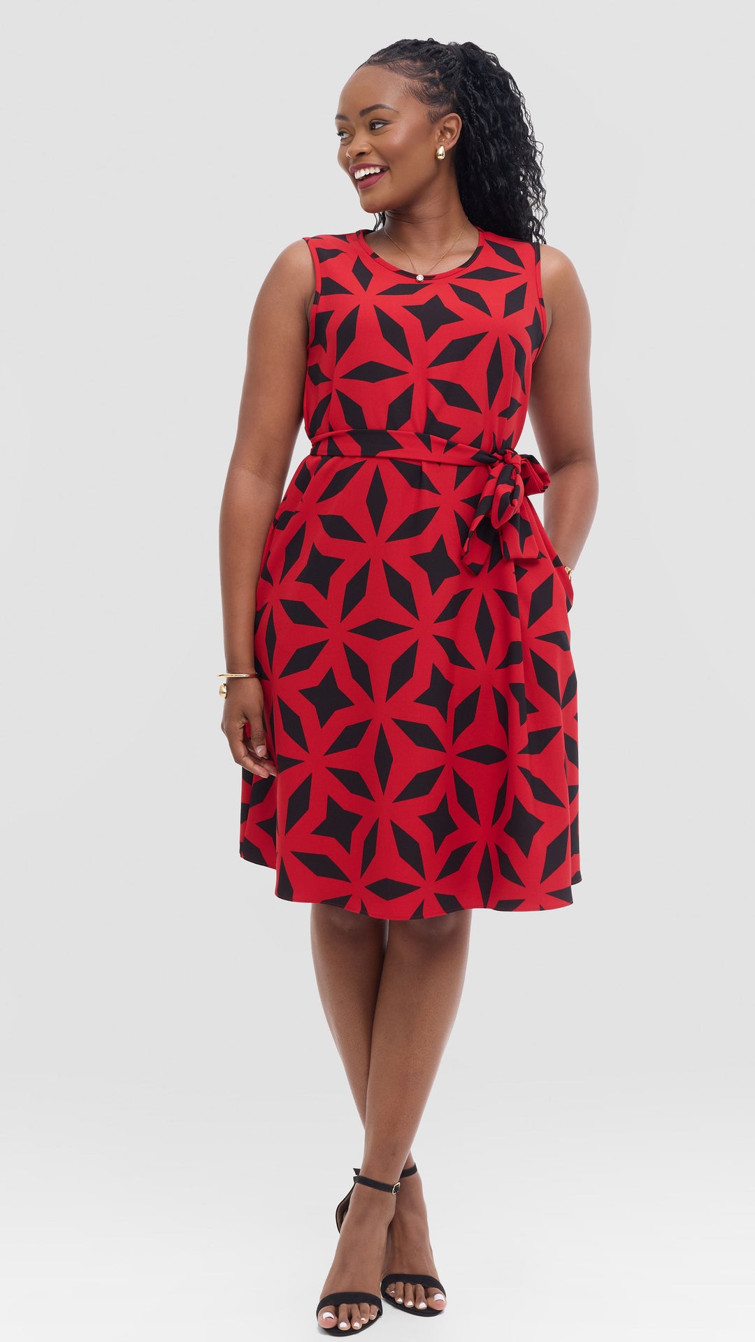 Vivo Niari Sleeveless Tent Dress in Crepe - Red / Black Print
