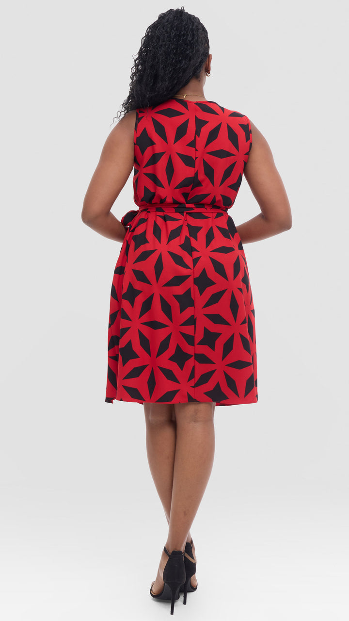 Vivo Niari Sleeveless Tent Dress in Crepe - Red / Black Print