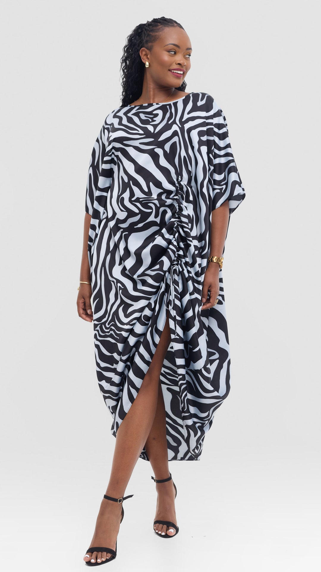 Vivo Liora Side Drawstring Kaftan Dress in Satin - Grey / Black Print