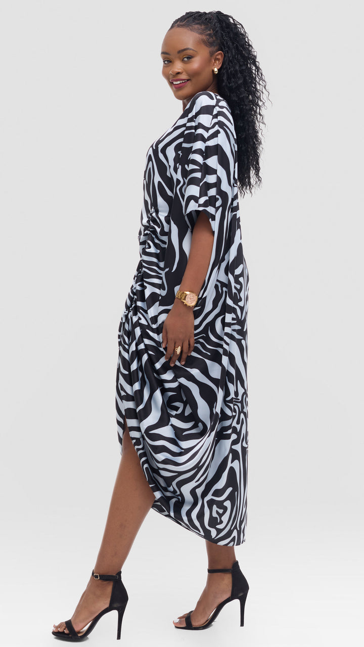 Vivo Liora Side Drawstring Kaftan Dress in Satin - Grey / Black Print