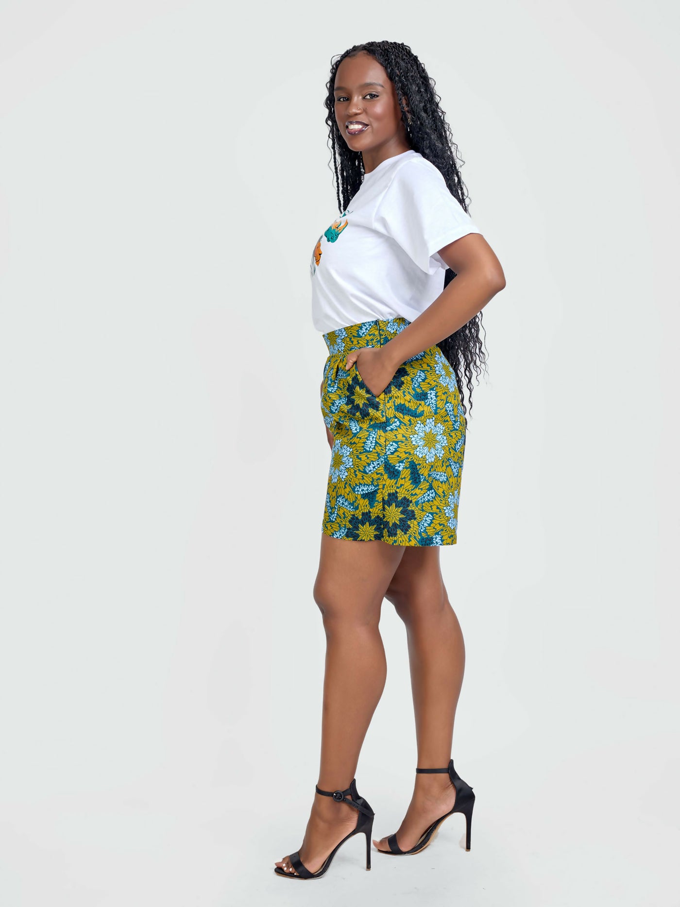 Tuli Big Five T-Shirt - White - Shopzetu