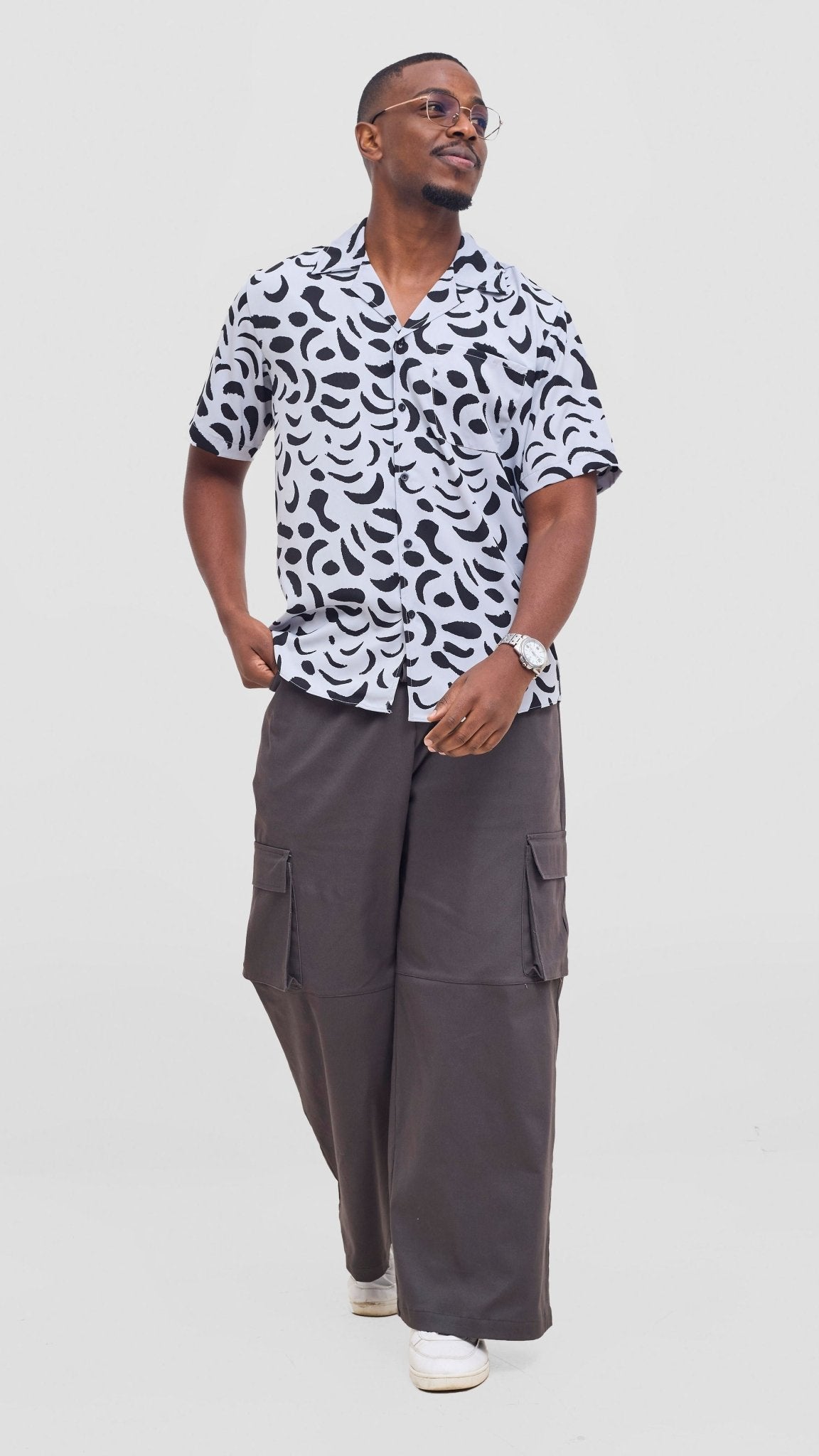 Shiv & Shikie X Safari Printed Short Sleeve Shirt - Grey / Black Ezi Print - Shopzetu