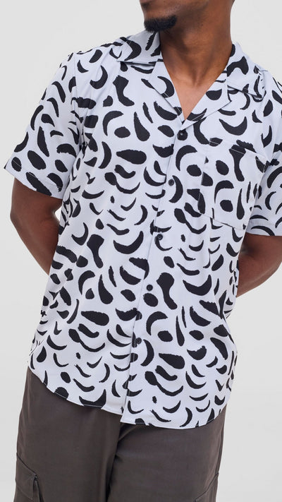 Shiv & Shikie X Safari Printed Short Sleeve Shirt - Grey / Black Ezi Print - Shopzetu