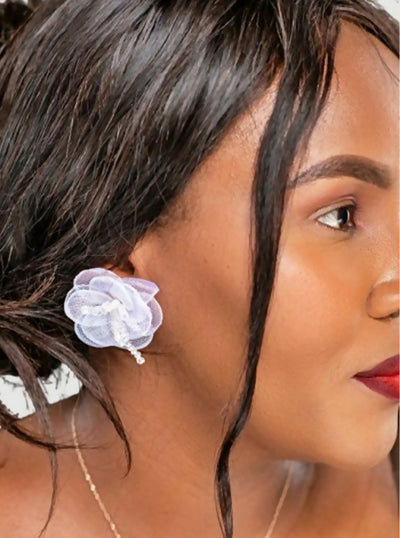 Auri Accessory Floral Earring - White - Shopzetu