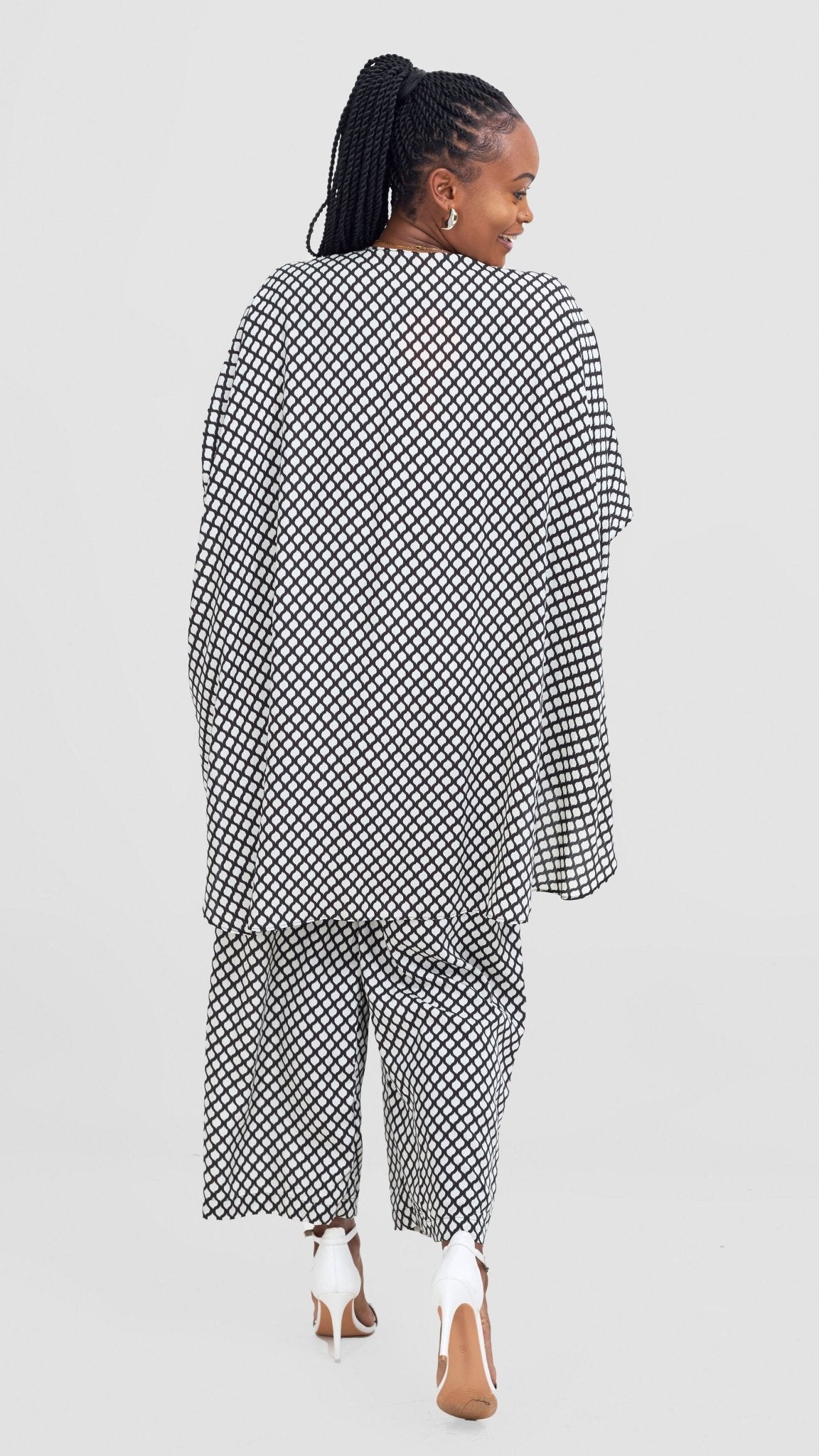 Vivo Samira Wide Kimono - Black / Off White Print - Shopzetu