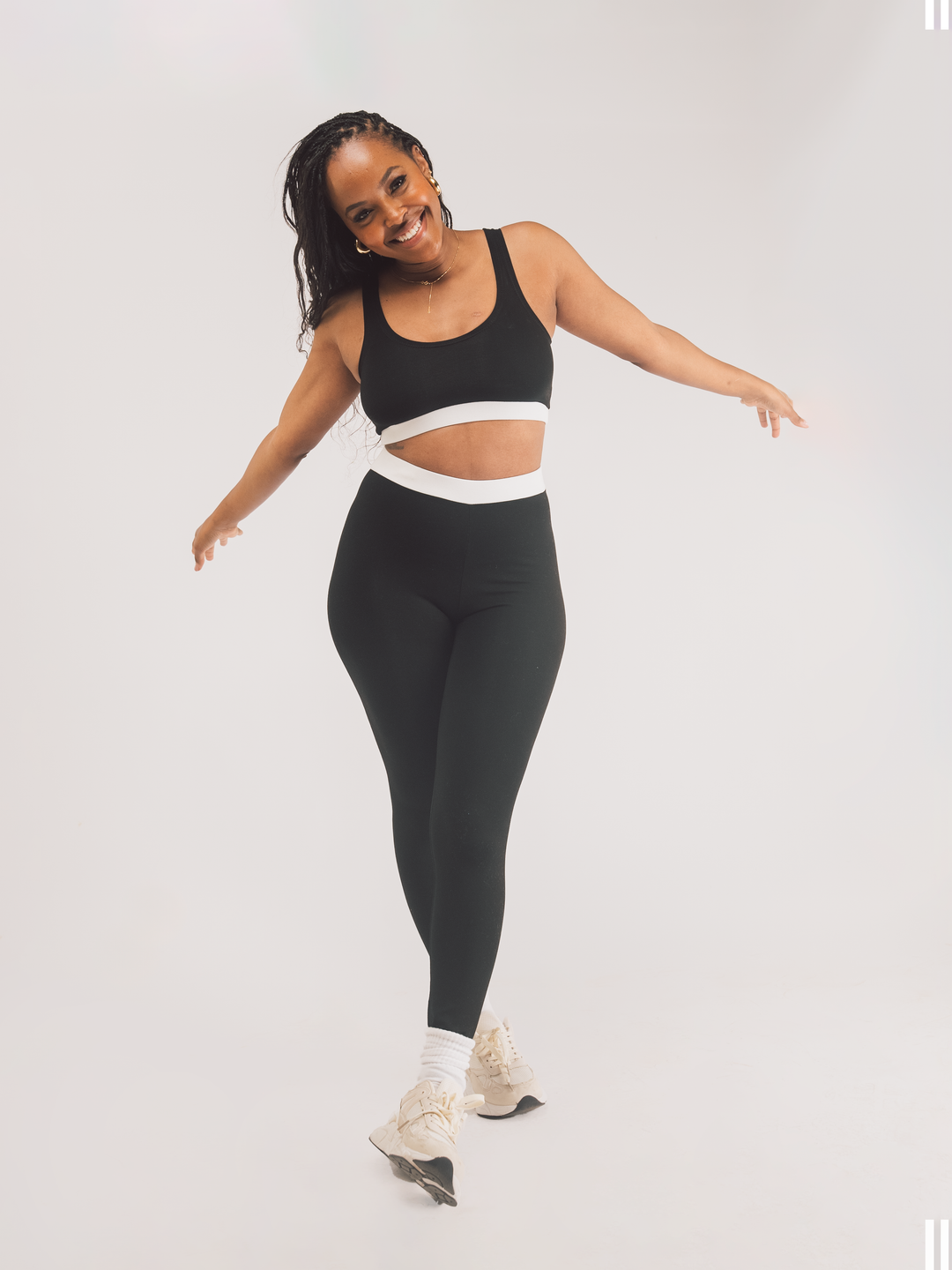Vivo X This Is Essential Scooped Neck Bralette - Black / White
