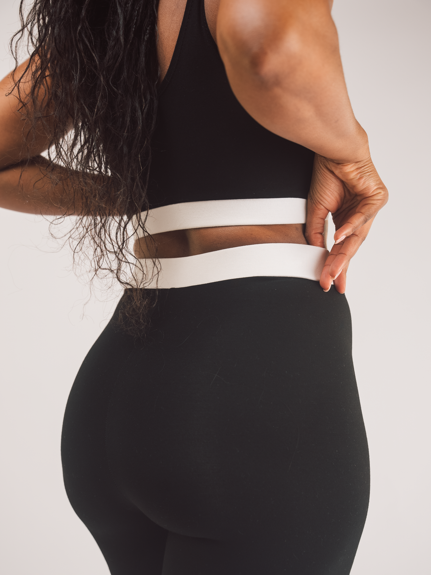 Vivo X This Is Essential Leggings - Black / White