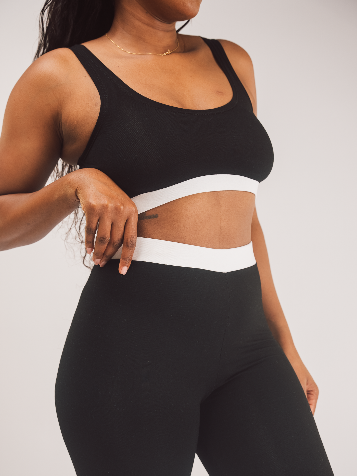 Vivo X This Is Essential Leggings - Black / White